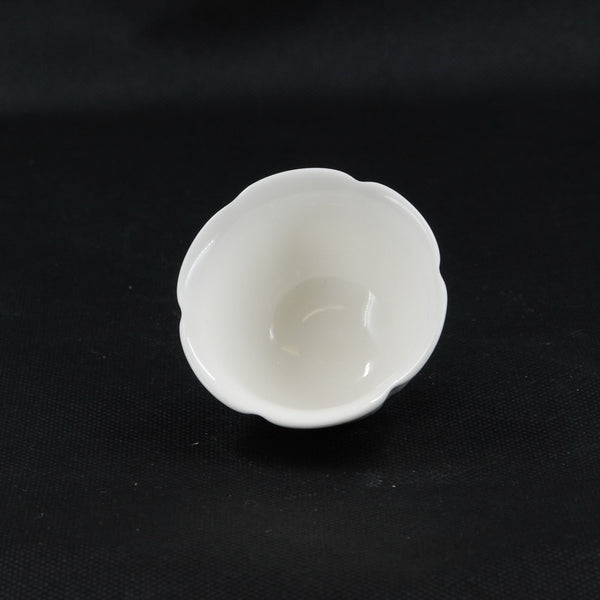 Porcelain White Color Flower Shape Tea Cup