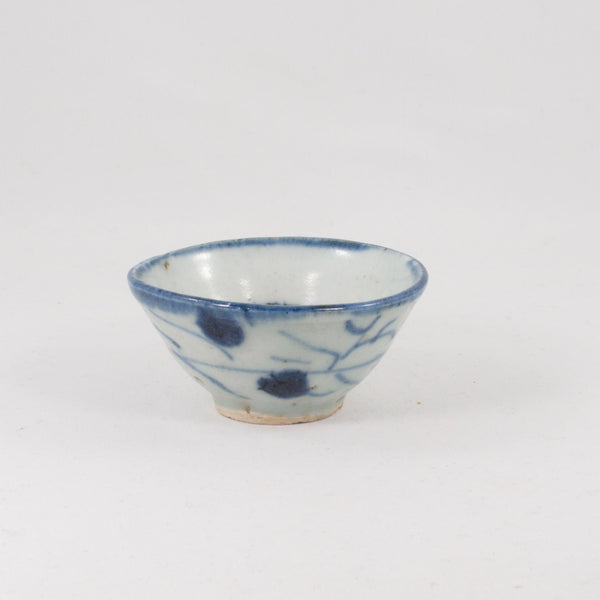 Antique Porcelain Blue And White Grass Pattern Tea Cup