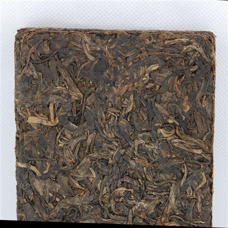 Pu-Erh Tea Brick, Yi Wu Mountain, Kunming Tea Factory, 1998 (Green/Sheng/Raw)