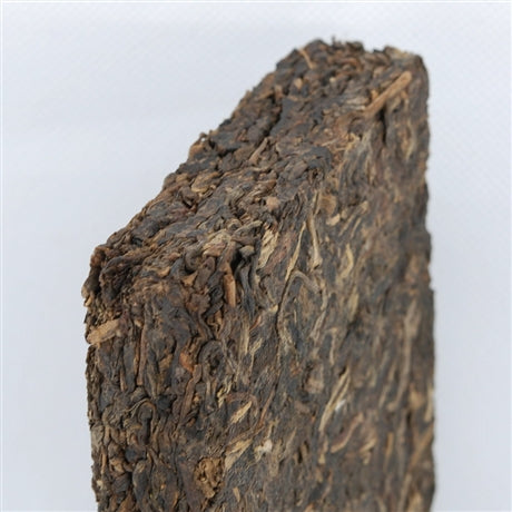 Pu-Erh Tea Brick, Yi Wu Mountain, Kunming Tea Factory, 1998 (Green/Sheng/Raw)